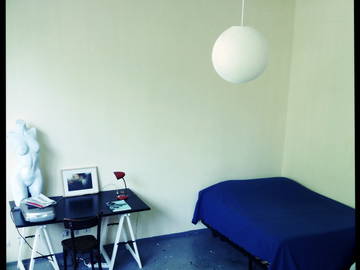 Roomlala | Quarto para alugar no loft de um artista