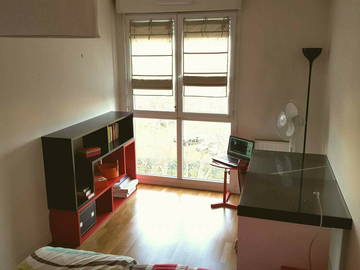 Roomlala | Quarto para alugar para estudante