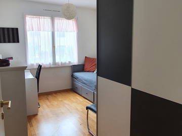 Roomlala | Quarto para alugar para estudantes perto do terminal de ônibus 9 Prill