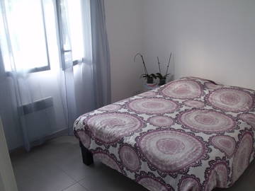 Roomlala | Quarto para alugar para menina/mulher séria