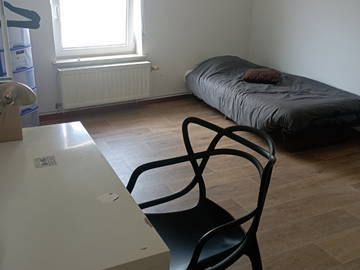 Roomlala | Quarto para alugar perto do aeroporto e zona industrial
