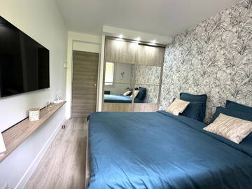 Roomlala | Quarto (para mulheres) em casa particular em apartamento de luxo