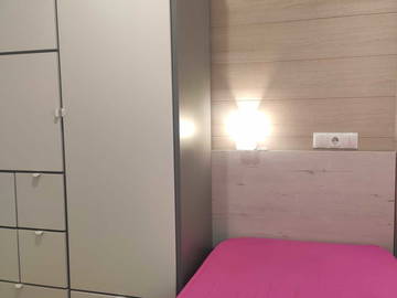 Roomlala | QUARTO PARA UMA MENINA OU JOVEM PROFISSIONAL