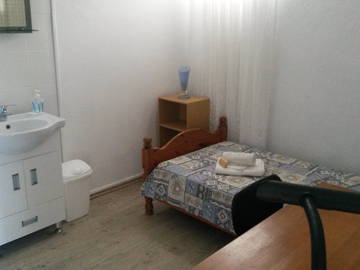Roomlala | Quarto pequeno independente