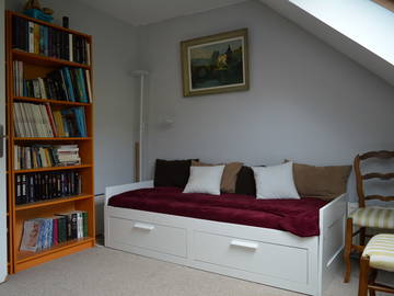 Roomlala | Quarto pequeno no sótão em ambiente familiar
