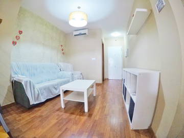 Roomlala | QUARTO PERTO DO CENTRO DE SEVILHA