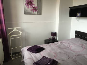 Roomlala | Quarto Plum em Beaujolais