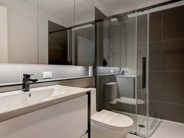 Roomlala | Quarto privado no centro de Montreal