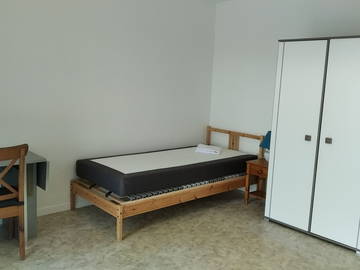 Roomlala | Quarto T4 nº 4 Estação Mermoz em Residência Privada