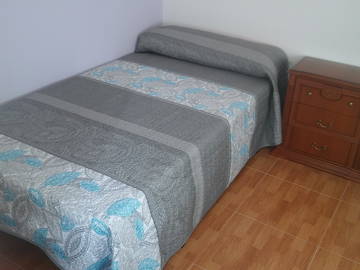 Roomlala | Quartos espaçosos em um apartamento reformado