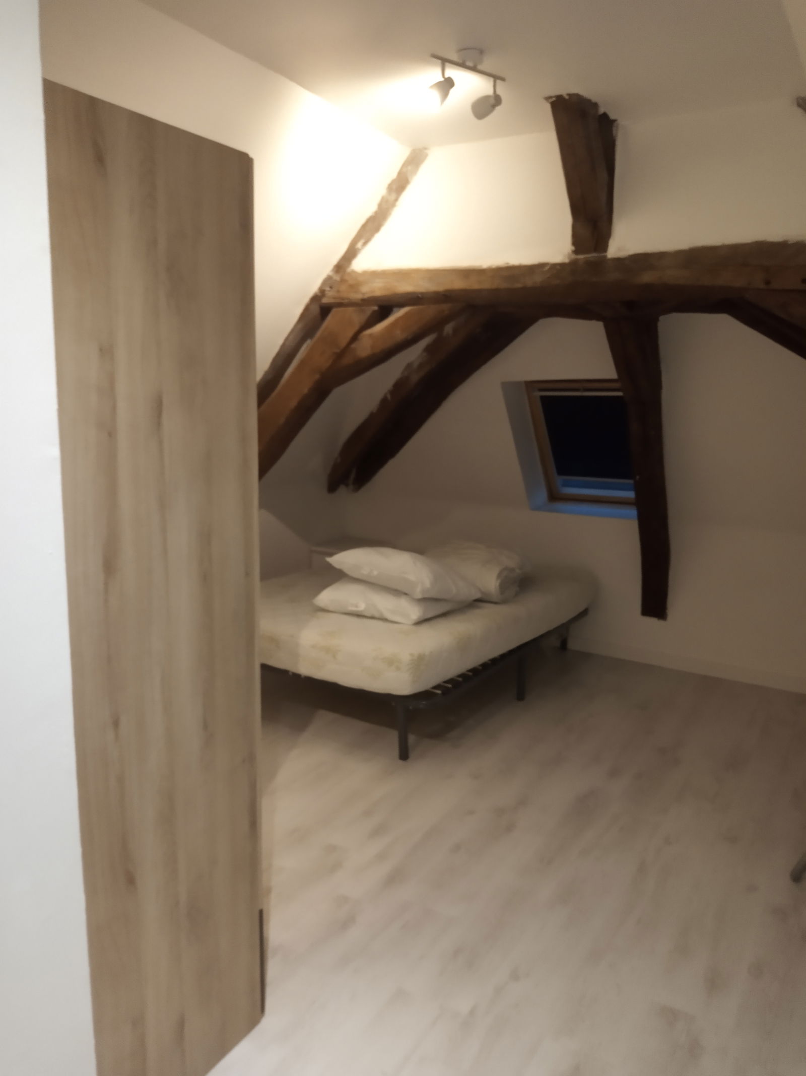 Colocação Saint-Amand-Montrond 608484