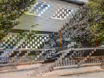 Roomlala | Quartos para alugar em frente ao Lionnel Grouxl College Ste. Teresa
