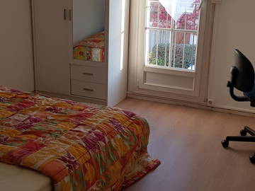 Roomlala | Quartos para estudantes a 15 minutos a pé do RER E