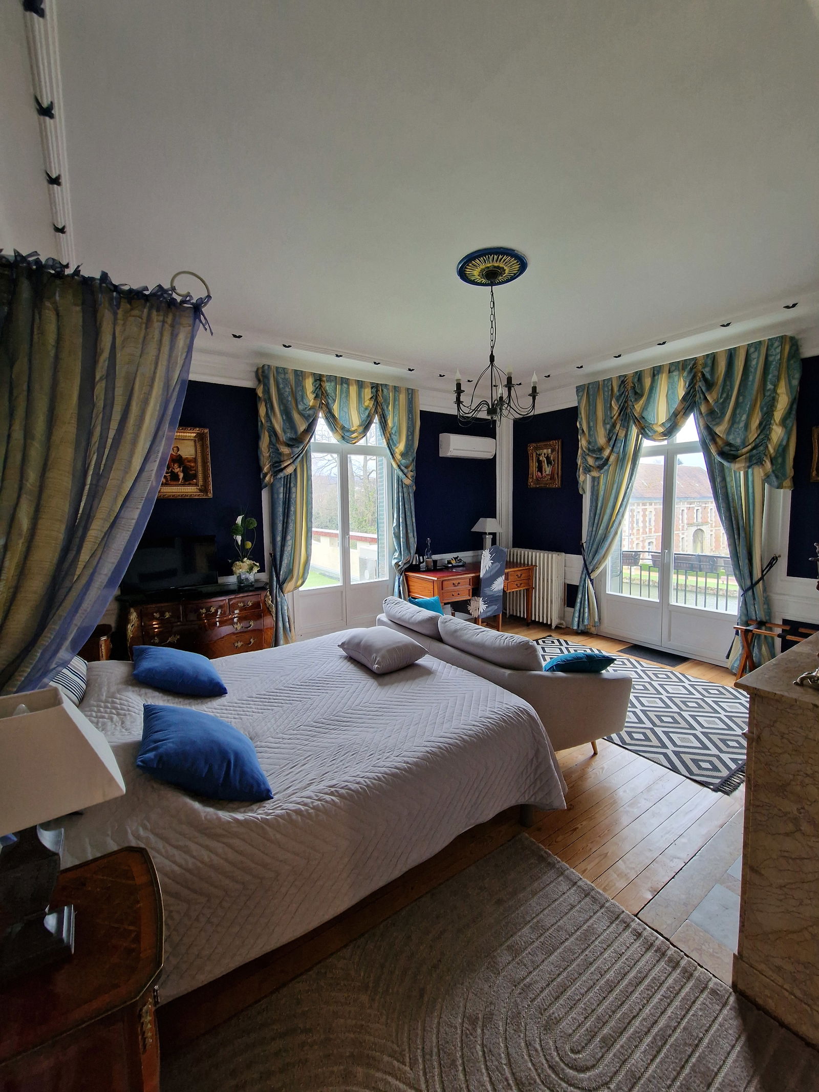 Bed And Breakfast Quesmy 403483