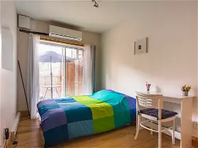 Quiet and cozy room with balcony - Montreal