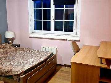 Roomlala | Quiet Bedroom - Long Term Rental