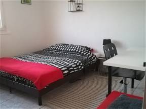 Quiet, Bright Homestay Room, 20 Mn From East Paris
