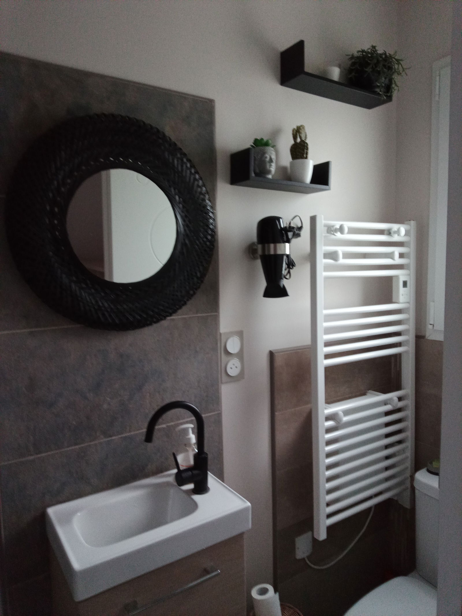 Homestay Bias 265174