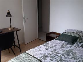 Quiet Room Near Geneva In Shared Rental