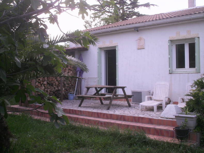 Entire Home Calvisson 73189-1