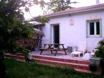 Roomlala | Quiet Villa For Rent In The South Of France