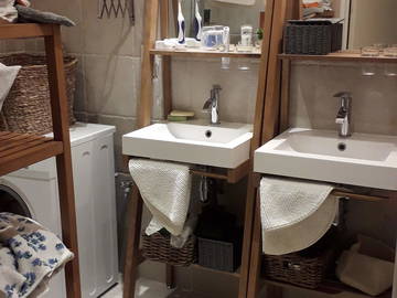 Homestay for rent in Saint-Malo - photo 5: Bathroom-5