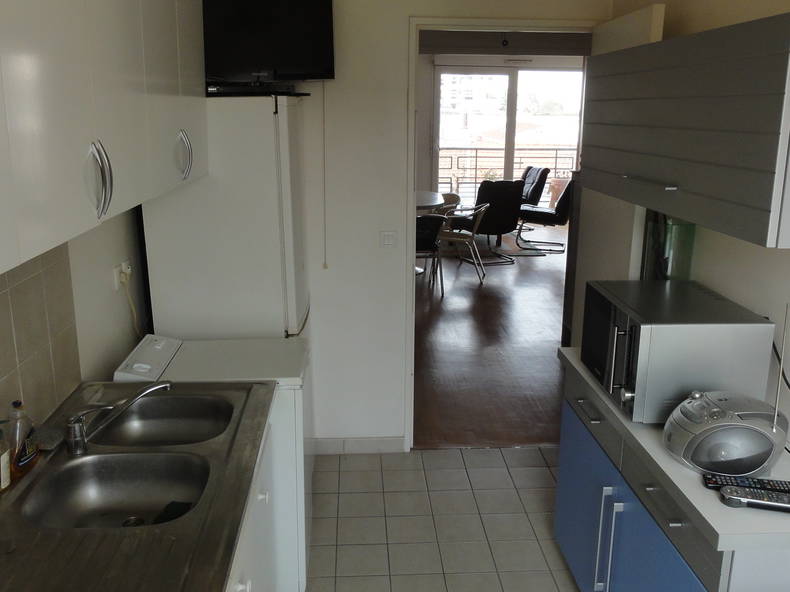 Kolokation Suresnes 64331-3