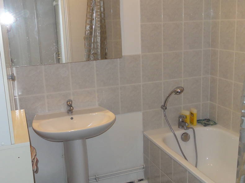 Kolokation Suresnes 64331-4