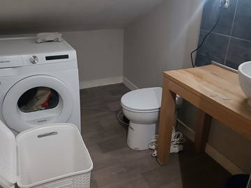 Chambre chez l'habitant à louer à Lérigneux - photo 7 : salle de bain-7
