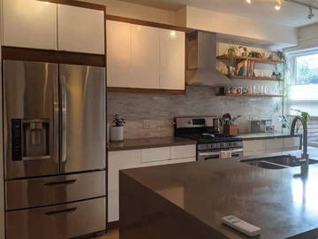 Colocation Toronto 663761-3