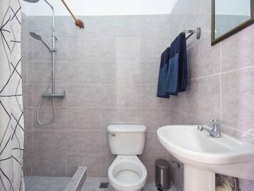 Logement entier à louer à La Habana - photo 9 : salle de bain-9