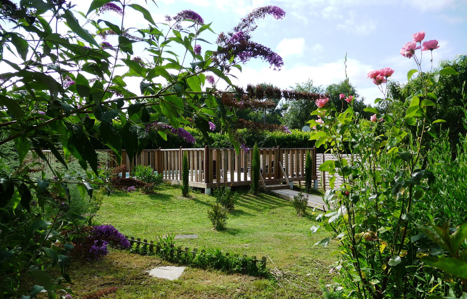 Entire Home Minzac 101221