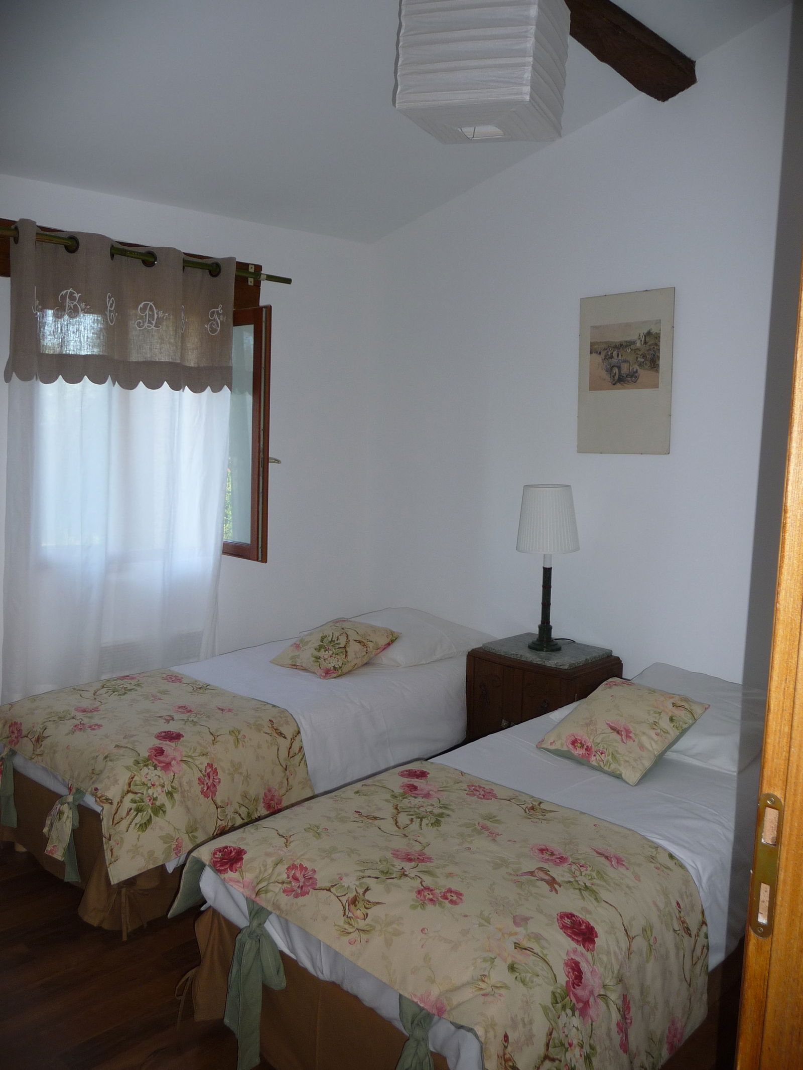 Entire Home Minzac 101221