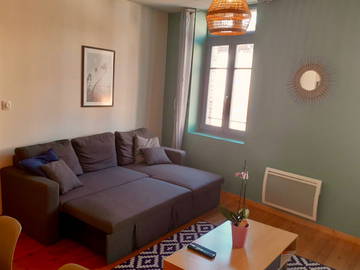 Roomlala | Renovated and furnished T4 shared accommodation in the city center