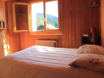 Roomlala | Rent a nice room with a mountain view