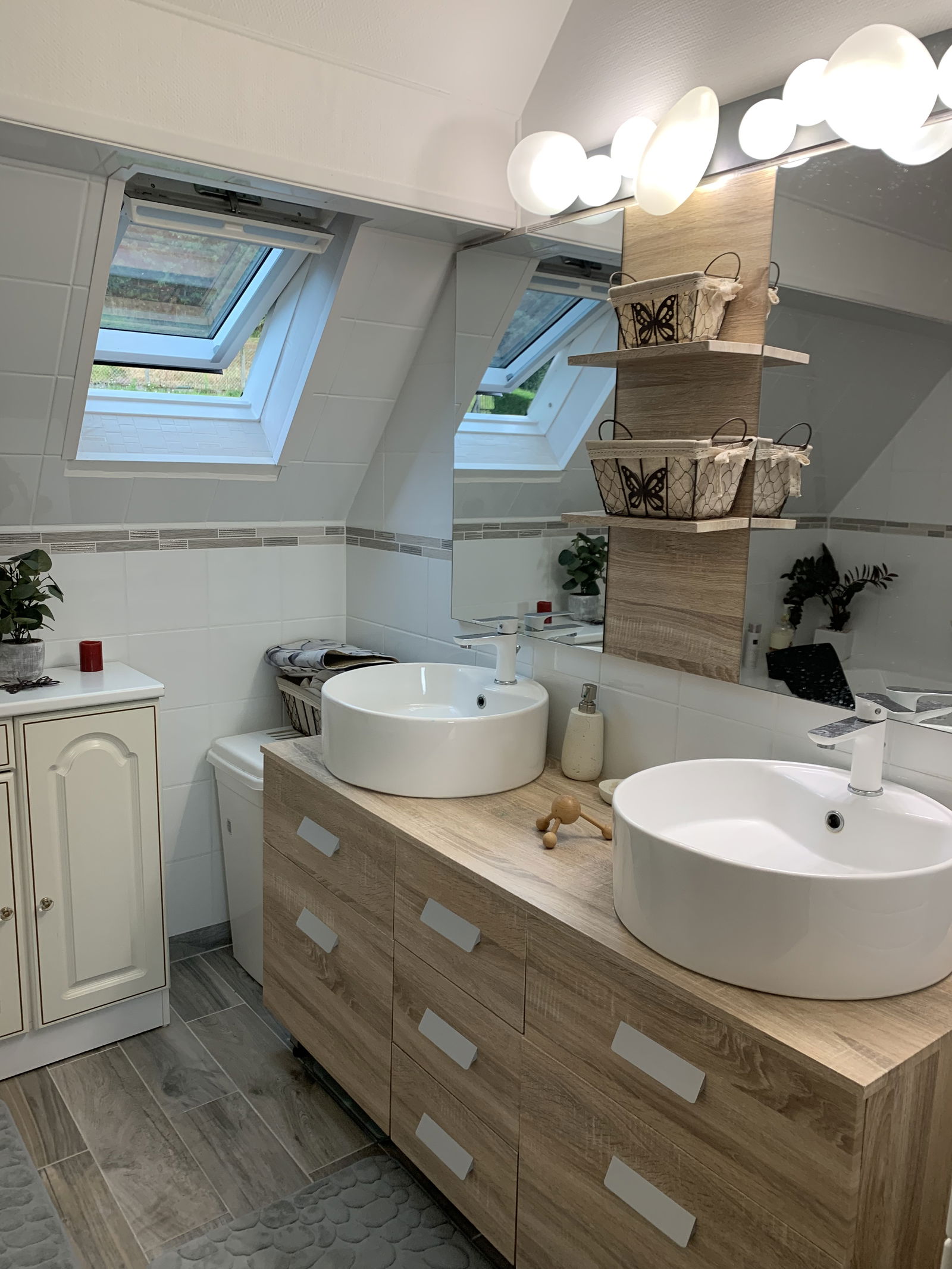 Entire Home Andoins 297837