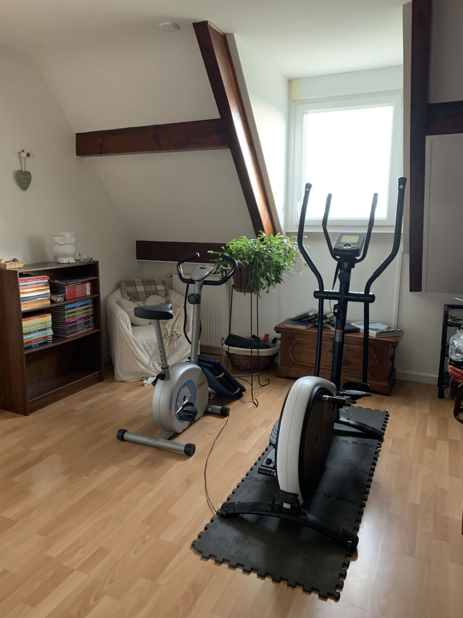 Entire Home Andoins 297837