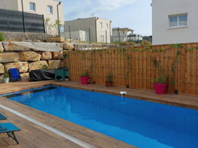 LOUE CHAMBRE DANS UNE VILLA NEUVE AVEC PISCINE