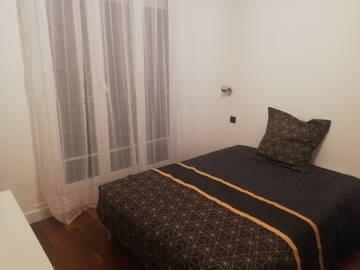 Roomlala | Rent Room In Shared Apartment 20 Min From Paris