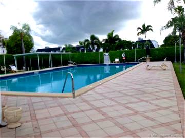 Roomlala | Rent Room Suite In Villa Do Miami