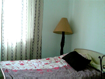 Roomlala | Rent Spacious Room In Residence