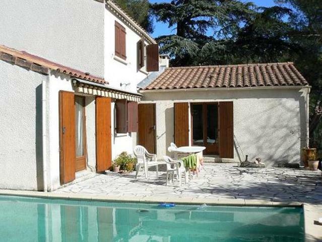 Entire Home Nîmes 27109