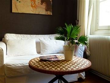 Entire Home Dijon 6069-5