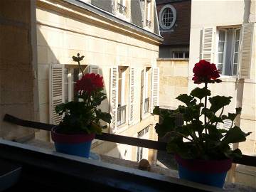 Entire Home Dijon 6069-9