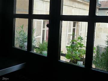 Entire Home Dijon 6069-12