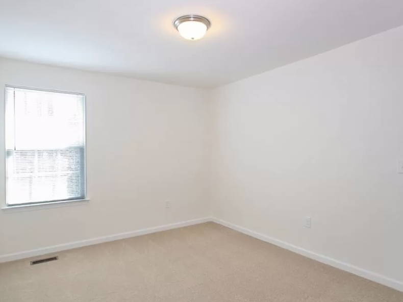 Homestay Wake Forest 262374-5