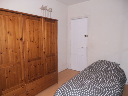 Homestay Courbevoie 88440