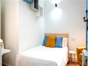 Roomlala | (RH26-R4) Hermosa Habitación Doble En Acogedor Apartamento