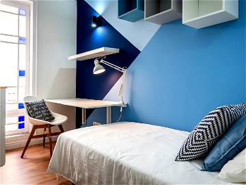 Roomlala | (RH26-R5) Dormitorio En Hermoso Departamento En Pl. Cataluña