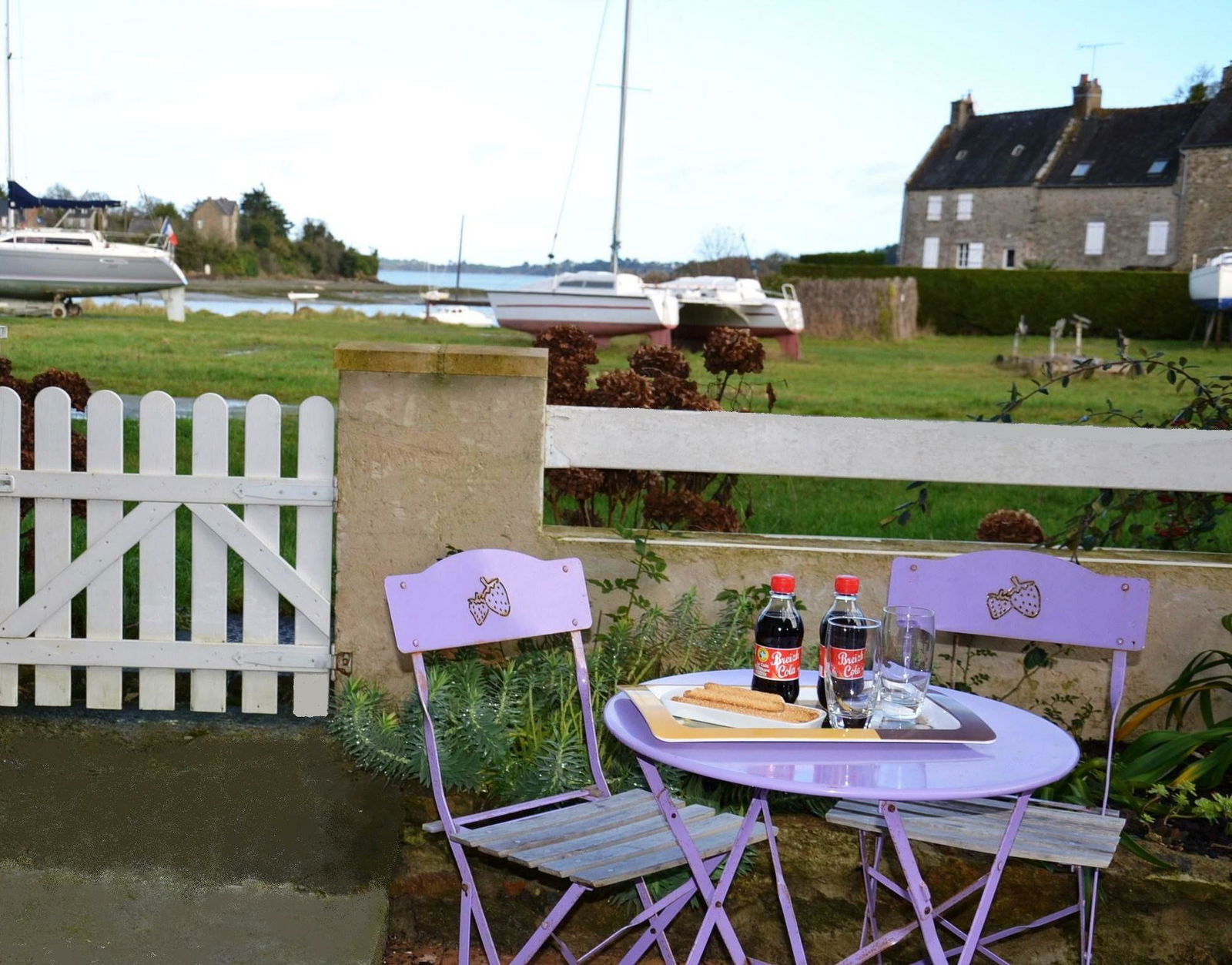 Homestay Créhen 93612